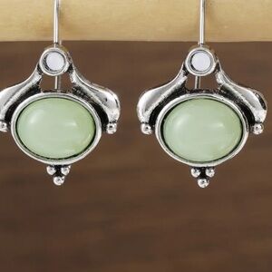 Bohemian Retro Leaf-Shaped Oval Synthetic Synthetic Gems Inlaid Minimalist